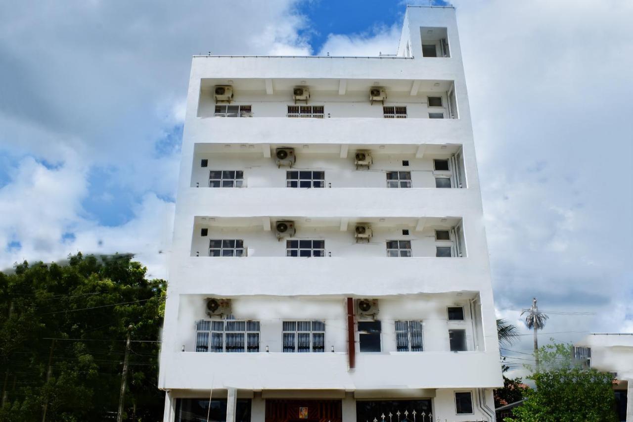 Mallika Resort Trincomalee Bagian luar foto