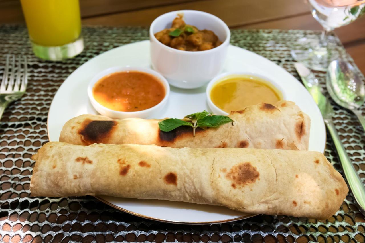 Mallika Resort Trincomalee Bagian luar foto